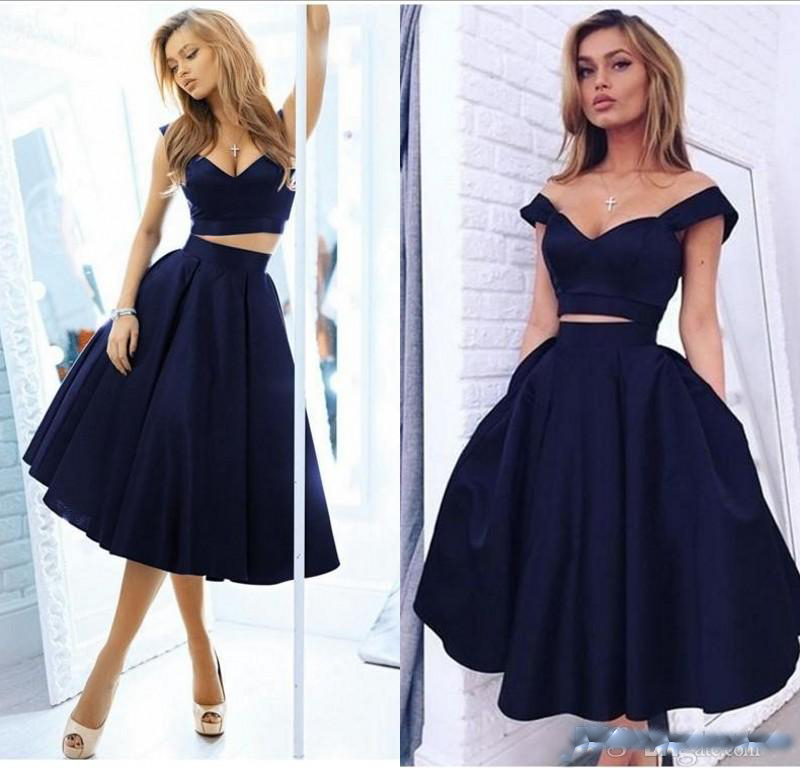 2018 Off the Shoulder Two Pieces Navy Blue Short Homecoming Dresses With Pocket A Line Knee Length Mini Prom Party Gowns Satin, White
2018 Off the Shoulder Two Pieces Navy Blue Short Homecoming Dresses With Pocket A Line Knee Length Mini Prom Party Gowns Satin, White