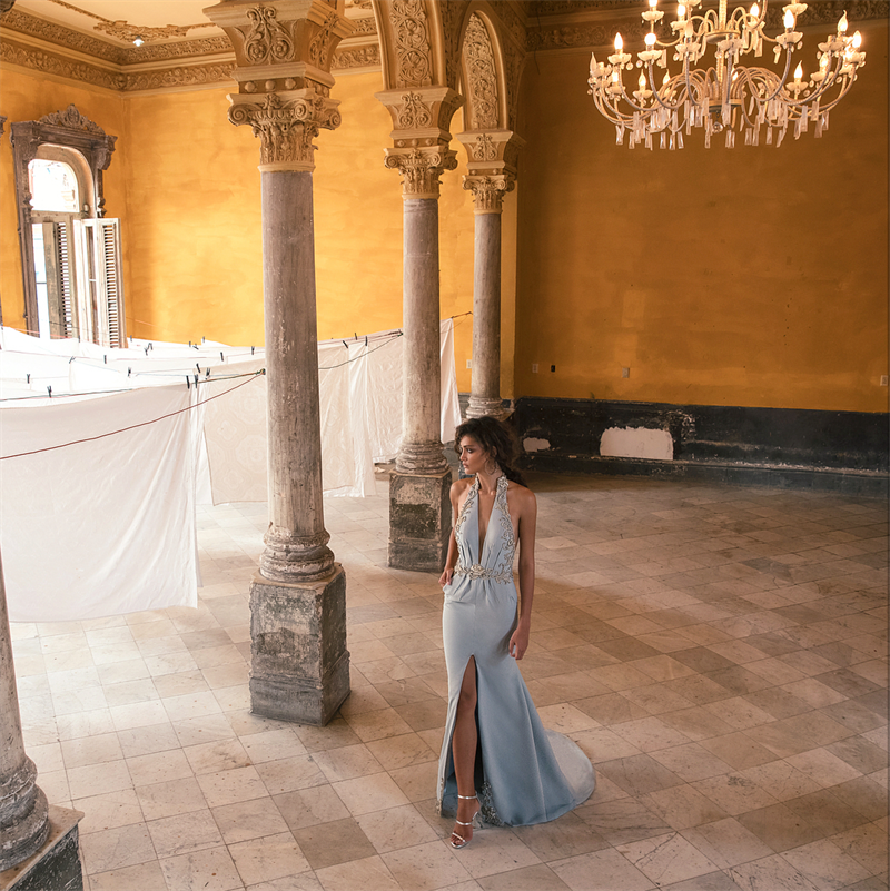 2018 Brand Custom Made Evening Dresses Halter Deep V Neck Appliqued Beads Backless Satin Front Splits Prom Dress With Pockets