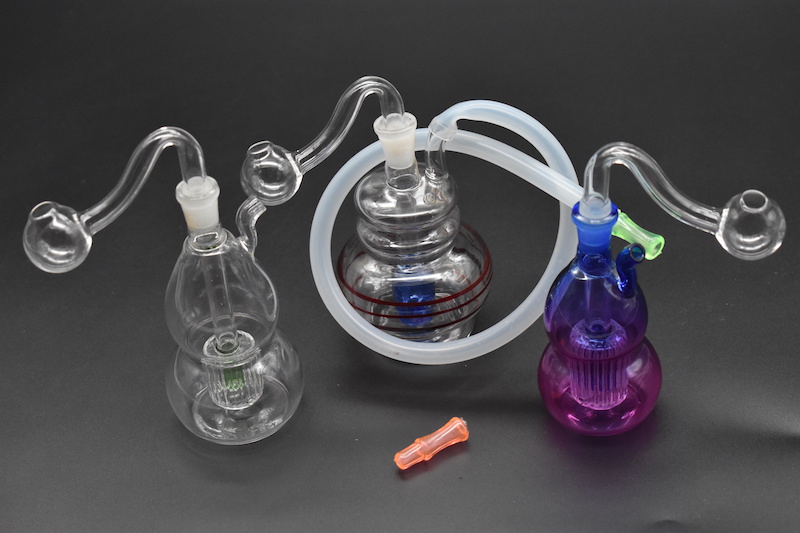 colorful Mini oil rig Bong Thick Heady Glass oil burner pipe 10mm female small water smoking pipe with silicone hose mouth drop tip
colorful Mini oil rig Bong Thick Heady Glass oil burner pipe 10mm female small water smoking pipe with silicone hose mouth drop tip