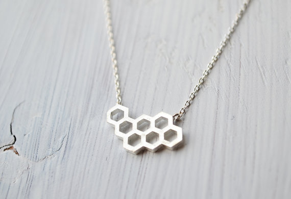 10pcs Geometric Honey Comb Bee Hive Necklace Cute Hexagon Honeycomb Chain Clavicle Necklace Jewelry Accessory Present
10pcs Geometric Honey Comb Bee Hive Necklace Cute Hexagon Honeycomb Chain Clavicle Necklace Jewelry Accessory Present