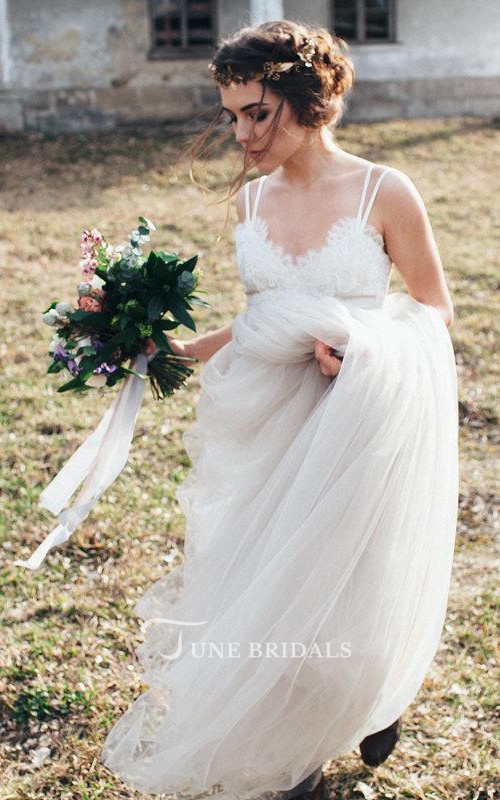 Simple Boho Wedding Dresses Spaghetti Lace Appliqued Sweep Train Backless Country Bridal Dress White Custom Made Cheap Wedding Gowns
