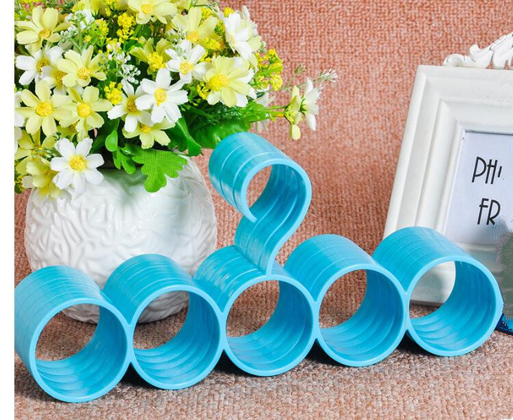 Free shipping 5pcs Wardrobe hangering hook fashion Pants Hangers five rings Trousers Hanger Tie Scarfs Towel tie clothes Hanger Storage Rack
Free shipping 5pcs Wardrobe hangering hook fashion Pants Hangers five rings Trousers Hanger Tie Scarfs Towel tie clothes Hanger Storage Rack