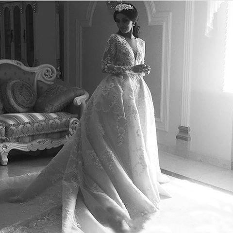 with Ball Dresses Long Sleeves Sexy Sheer V Neck Beaded Cathedral Train Bridal Gowns Lace Appliques Wedding Gown