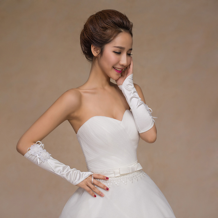 2018 High Quality New Fashion Satin Elbow Bridal Wedding Gloves White Sexy Bridal Gloves Flower Fingerless Wedding Accessories