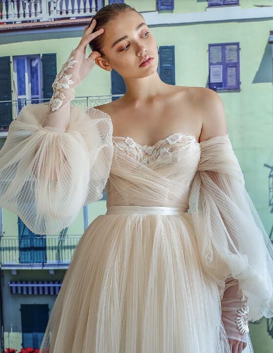 2019 Vintage Designer Wedding Dresses Off Shoulder Loose Long Sleeve Bridal Gowns With Lace Applique Beads Customized Wedding Dress