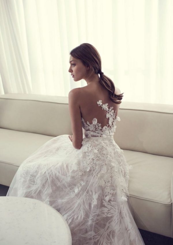 Riki Dalal Beach Wedding Dress Sheer Jewel Neck Lace 3D Floral Applique Sweep Train Country Wedding Gowns A Line Plus Size Bridal Dress