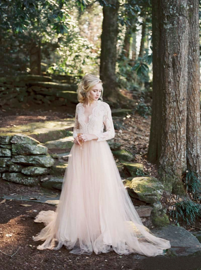 Blush Pink 2018 Wedding Dress Long Sleeve Lace Applique Hollow Back Country Tulle Bridal Gowns Plus Size