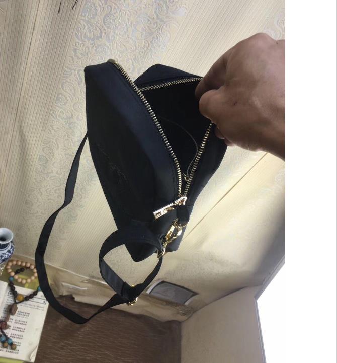 2018 new sequins shoulder bag small fashion case 2 color logo pattern shopping case vip gift 
2018 new sequins shoulder bag small fashion case 2 color logo pattern shopping case vip gift
