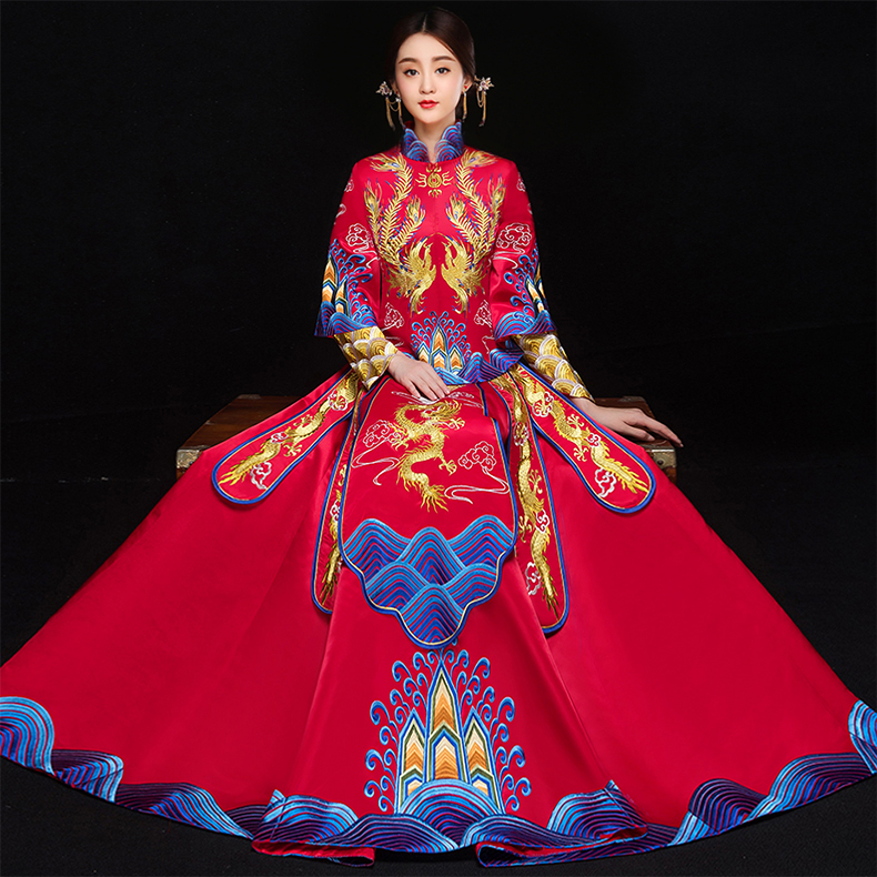 High Quality China traditional elegant bride wedding cheongsam dress Chinese dragon phoenix Suzhou Embroidery gown Fashion show