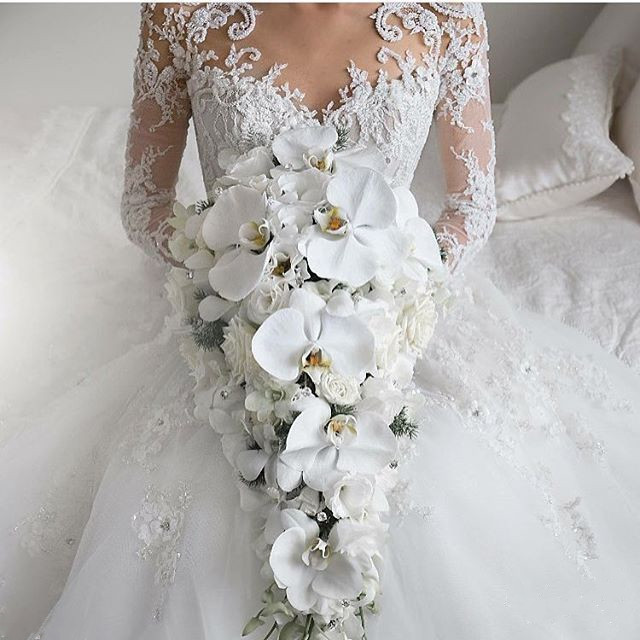 Dubai Arabic New Sheer Neck Long Sleeves Beaded Robe De Mariage Cathedral Train Wedding Dress Bridal Gowns Church 6660306