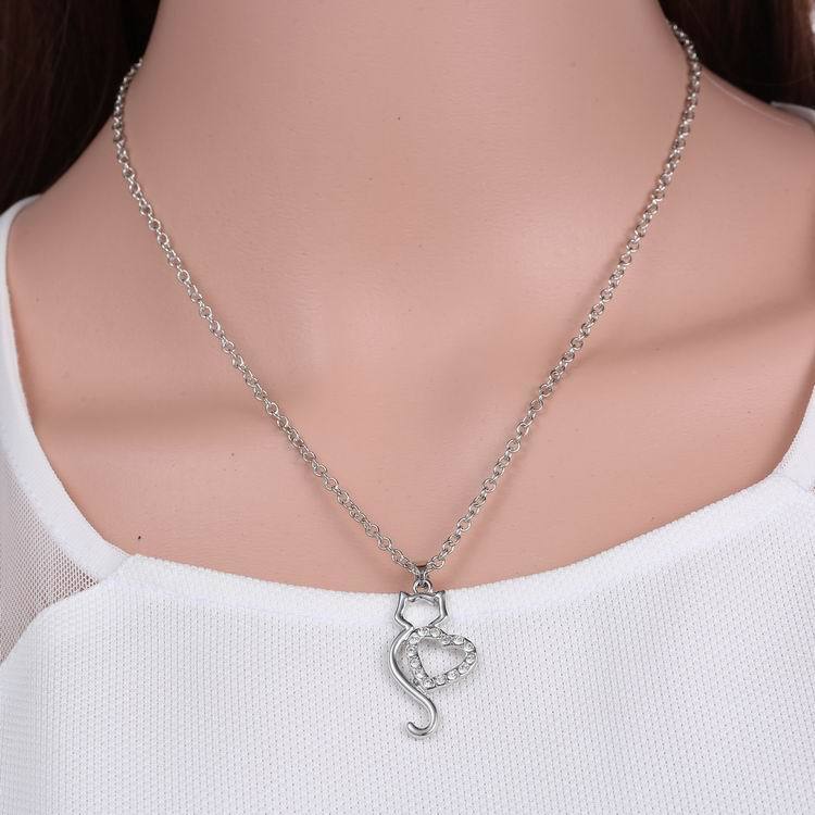 XH hollow diamond cat necklace couple heart creative jewelry factory direct fashion accessories wholesale