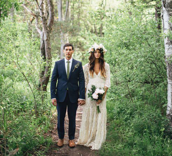 Vintage-Inspired Hippie Maxi Lace Bohemian Wedding Gowns Long Sleeves Crochet V-neck Beach Boho Bridal Gowns Party Wear Plus Size