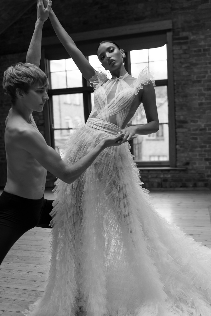 2019 Lior Charchy Bohemian Wedding Dresses Halter Tiered Skirts Ruffle Illusion Sexy Backless Bridal Gowns Sweep Train Beach Wedding Dress