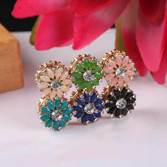 36 pcs /lot Mix Color Strong Magnet Brooch Sun Flower Brooches Pin Muslim Headscarf Abaya Khimar Magnetic Hijab Pin Scarf Buckle
36 pcs /lot Mix Color Strong Magnet Brooch Sun Flower Brooches Pin Muslim Headscarf Abaya Khimar Magnetic Hijab Pin Scarf Buckle