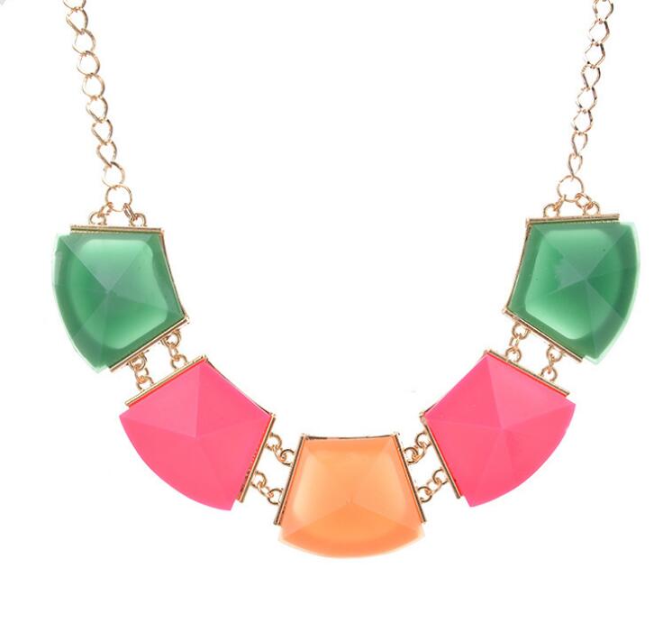 Short style necklace female collarbone exaggerated black and white big square short necklace vintage clothing accessories pendant WQ28
Short style necklace female collarbone exaggerated black and white big square short necklace vintage clothing accessories pendant WQ28