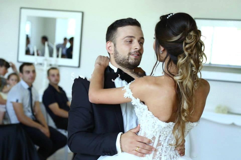Lace Ball Beaded Gown Dresses Applique Off Shoulder Pearls Tiered Tulle See Through Waist Court Train Wedding Bridal Gowns s