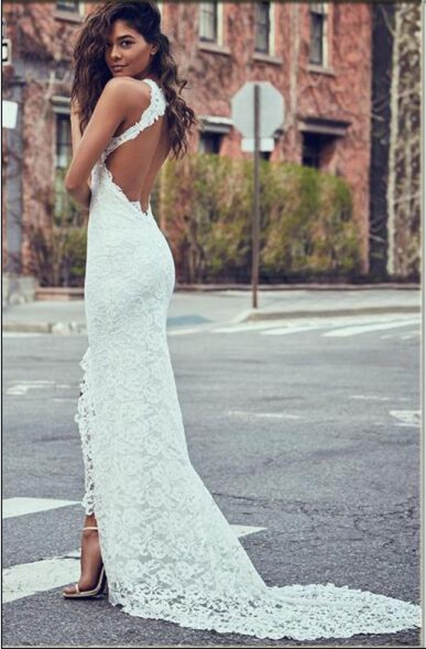 Sexy Sheath Beach Wedding Dress Halter Neckline Fitted Side Split Open Back Court Train Ivory Color Full Lace Bridal Gowns