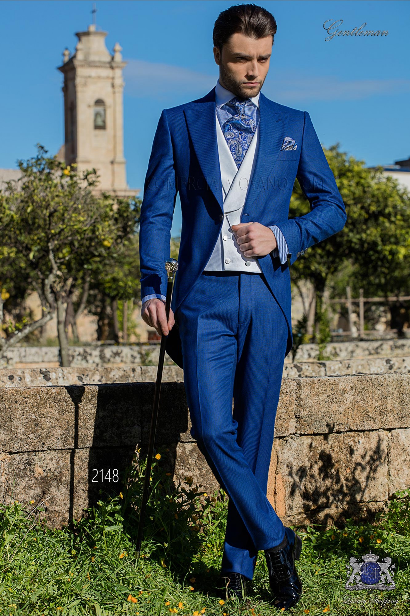 New Design Blue Tailcoat Groom Tuxedos Excellent Men Wedding Wear Bridegroom Groomsmen Men Formal Prom Party Suit(Jacket+Pants+Vest) 948, Same as image
New Design Blue Tailcoat Groom Tuxedos Excellent Men Wedding Wear Bridegroom Groomsmen Men Formal Prom Party Suit(Jacket+Pants+Vest) 948, Same as image