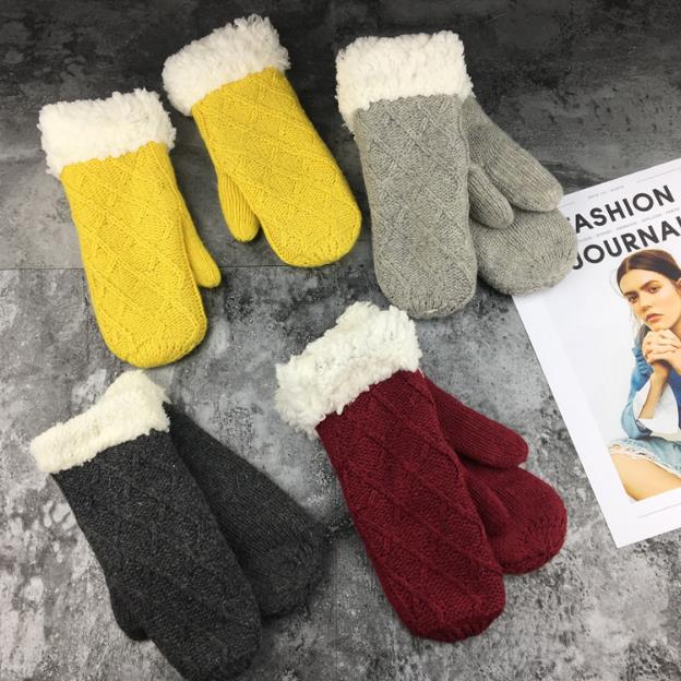 Winter warm gloves wool and fleece knitted fingerless gloves flax double warm ladies student gloves wholesale
Winter warm gloves wool and fleece knitted fingerless gloves flax double warm ladies student gloves wholesale