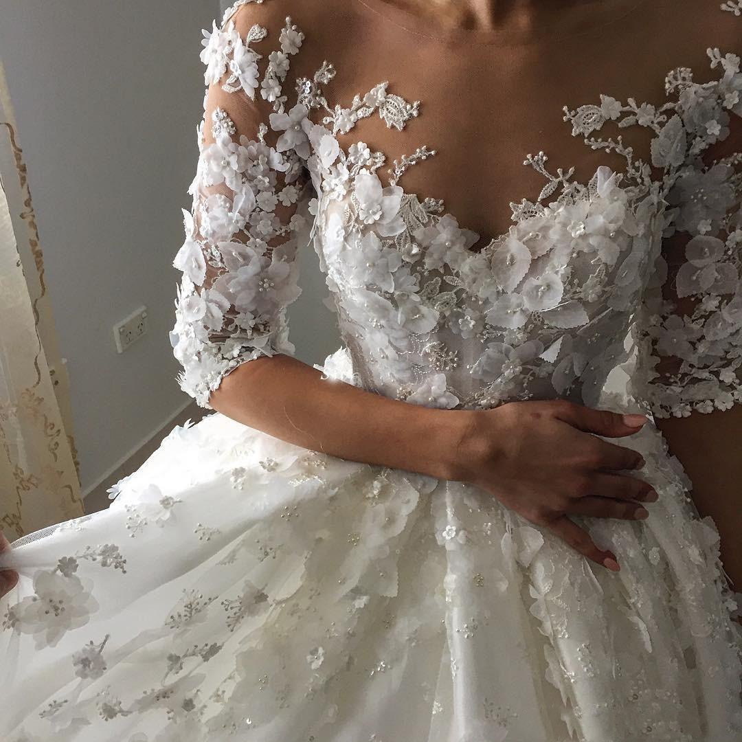 Vintage 3D Floral Ball Gown Gowns Lace Applique Backless Half Sleeve Wedding Dresses Beads Vestido De Noiva Bridal Dress Sheer Neck 0510