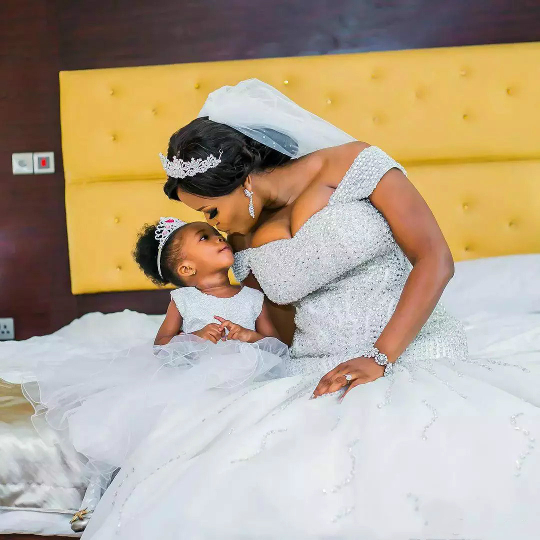 Modest Plus Size Wedding Dresses Mermaid Off Shoulder Sweetheart Neck Trumpet Bridal Gowns Sweep Train Tulle Lace Crystal Wedding Dress