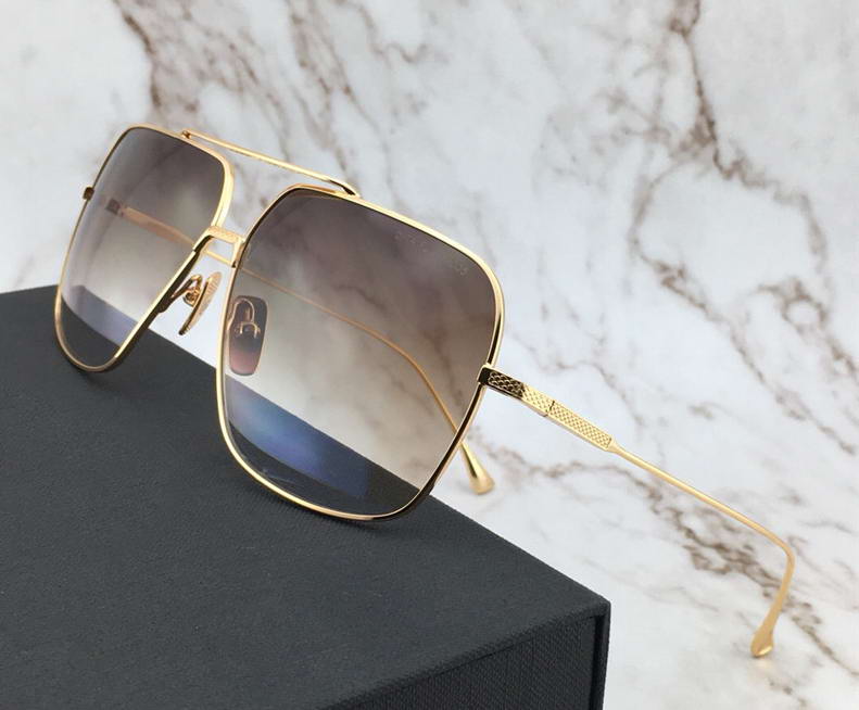 Cool Gold Square Pilot Sunglasses Dark Brown to clear Gradient Lenses Gafas de sol Sunglasses Vintage Glasses Shades New
Cool Gold Square Pilot Sunglasses Dark Brown to clear Gradient Lenses Gafas de sol Sunglasses Vintage Glasses Shades New