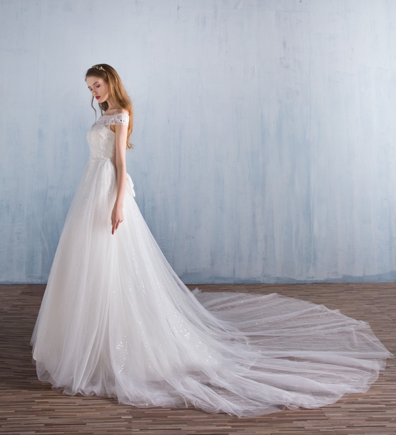 2018 Sheer Bateau Neck Wedding Dress Elegant Tulle Lace Applique Shining Sequins Bridal Gowns With Detachable Skirt