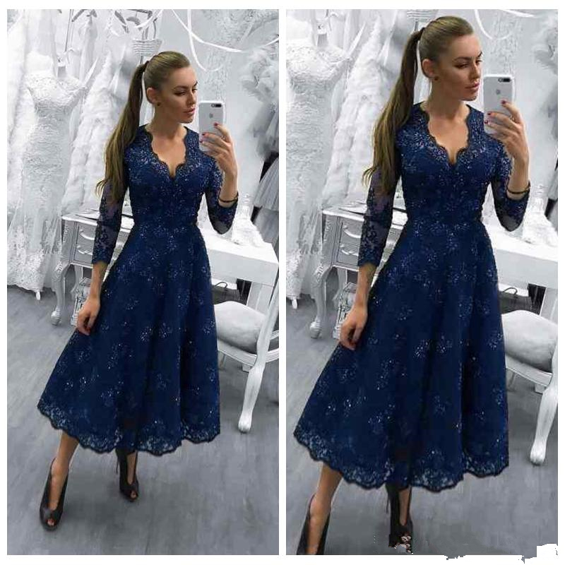 2019 Mother Of The Bride Dresses V Neck Navy Blue 3 4 Long Sleeves Lace Appliques Wedding Guest Dress Tea Length Evening Gowns
2019 Mother Of The Bride Dresses V Neck Navy Blue 3 4 Long Sleeves Lace Appliques Wedding Guest Dress Tea Length Evening Gowns