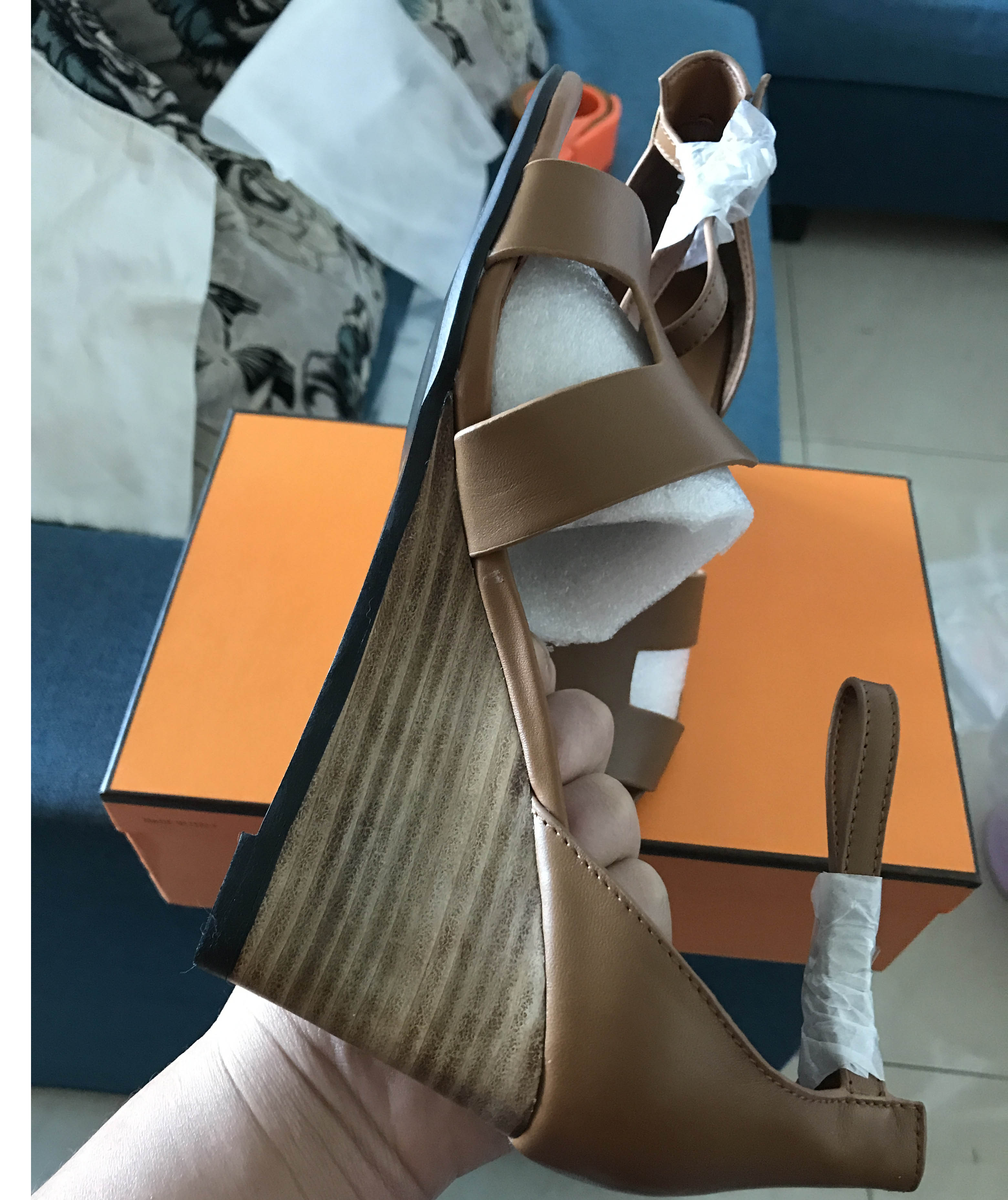 2018Summer New Style Metal Buckle High Heels Sandals Women Sweet Flower Heels Fashion Lady Sandals Patent Leather Party Sexy Shoe, Brown
2018Summer New Style Metal Buckle High Heels Sandals Women Sweet Flower Heels Fashion Lady Sandals Patent Leather Party Sexy Shoe, Brown