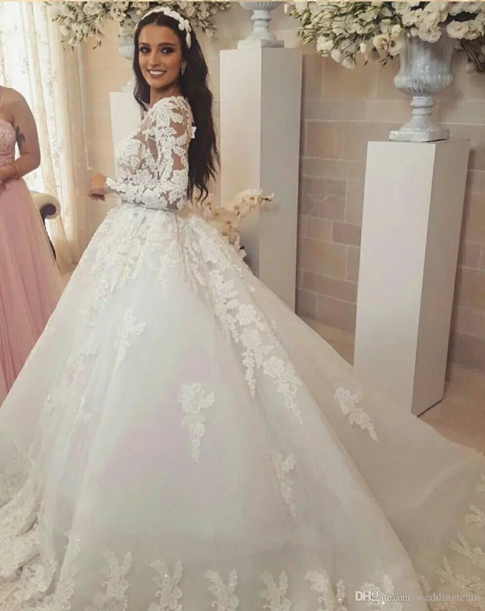 Princess Lace Ball Gown Wedding Dresses Long Sleeve Sheer Jewel Neck Lace Bridal Gowns Court Train Appliqued Plus Size Vestidos De Novia