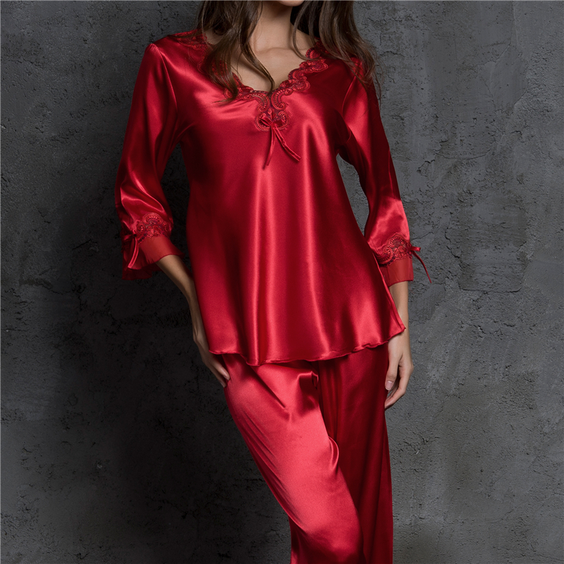 Ladies Sexy Silk Satin Pajama Set Lace Pyjama Set Long Pijama Set V-neck Sleepwear Autumn Home Wear Sleep Wear For Women H657 Y18102205