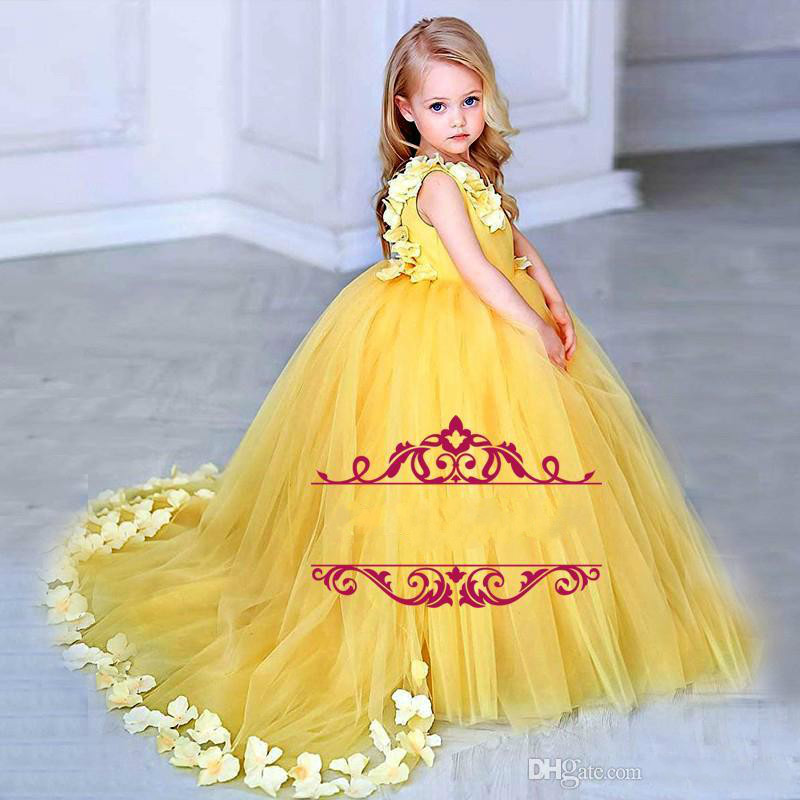 Yellow Flower Girls Dresses For Weddings V Neck Satin Tulle Petals Sweep Train Ball Gown Girls Pageant Dresses Wedding Birthday Party Gowns