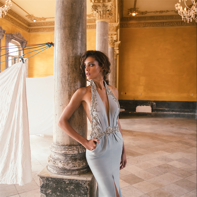 2018 Brand Custom Made Evening Dresses Halter Deep V Neck Appliqued Beads Backless Satin Front Splits Prom Dress With Pockets