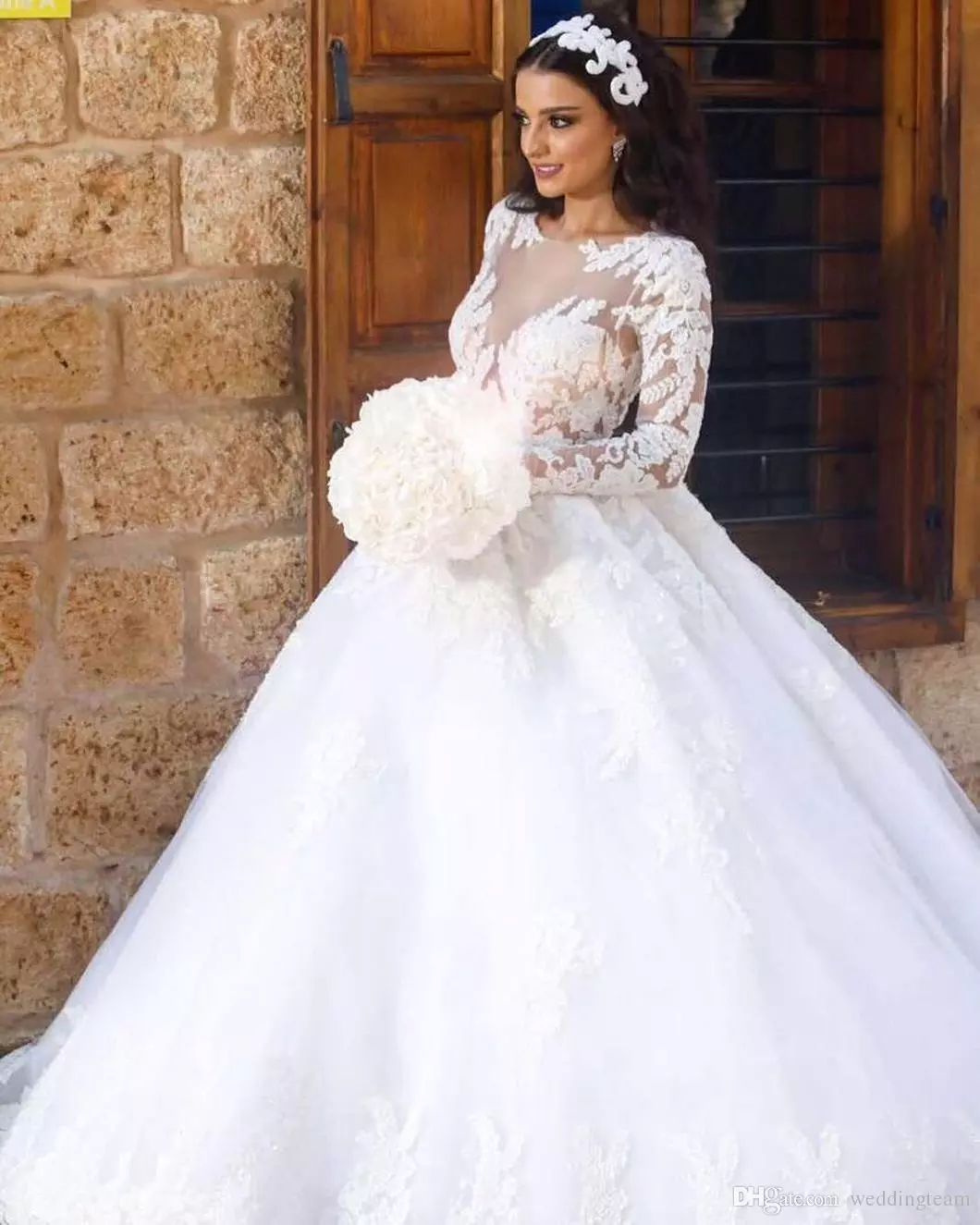 Princess Lace Ball Gown Wedding Dresses Long Sleeve Sheer Jewel Neck Lace Bridal Gowns Court Train Appliqued Plus Size Vestidos De Novia