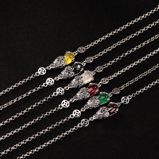 New One luk silver S925 sterling silver vintage marxist-mosaic jade lady's upscale mini wild bracelet wholesale
New One luk silver S925 sterling silver vintage marxist-mosaic jade lady's upscale mini wild bracelet wholesale