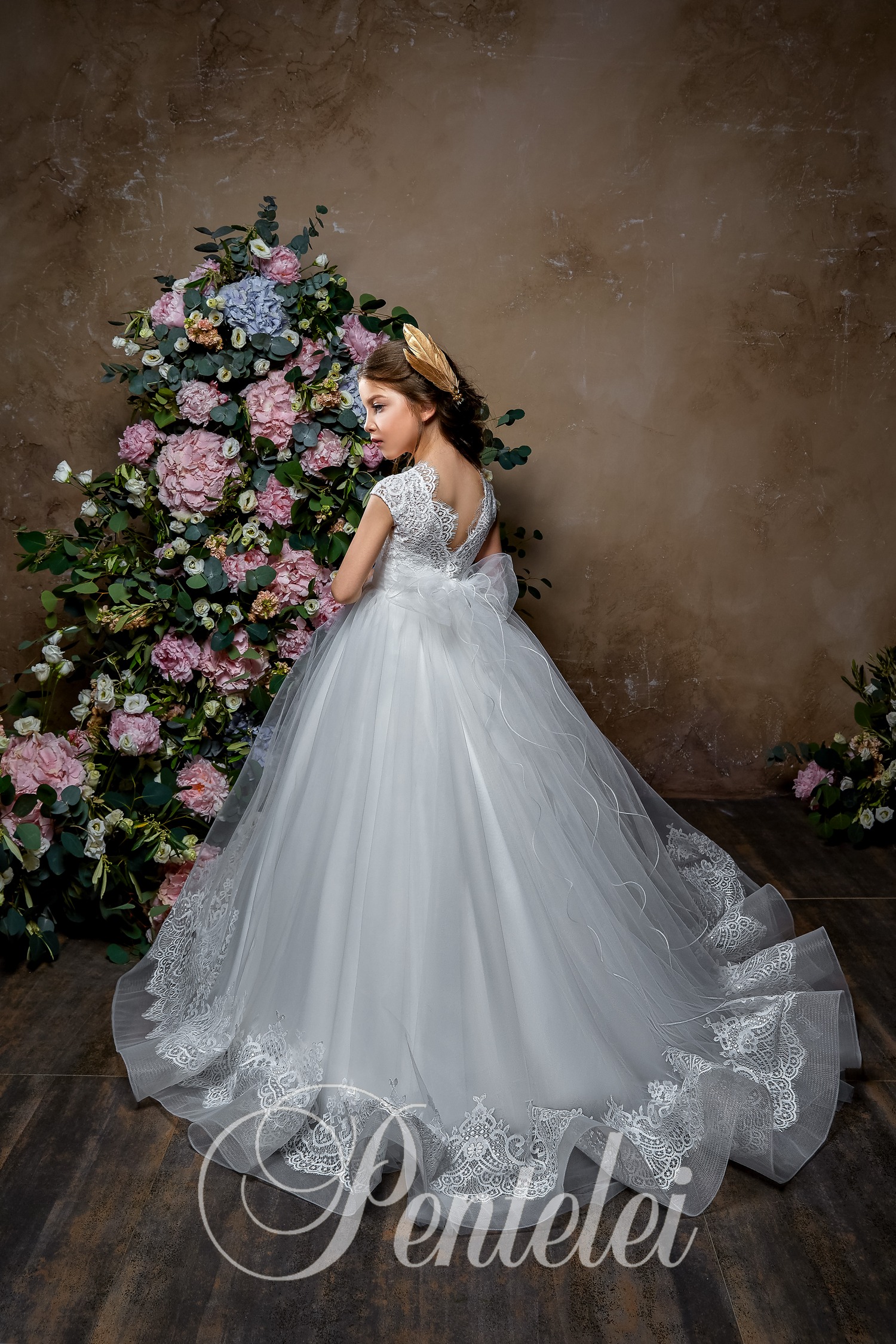 Beautiful Flower Girls Dresses With Lace Appliques Cap Sleeve Jewel Neckline Girl Pageant Dress Sexy Back Birthday Kids Communion Dress