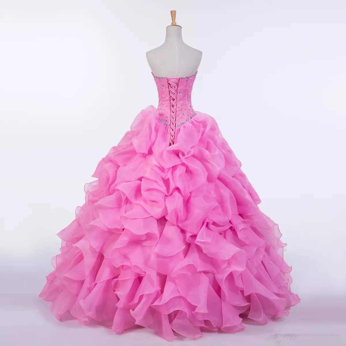 2018 Sexy Latest New Sexy Pink Quinceanera Dresses Ball Gowns Beads Dress Lace Up For 15 Years Prom Party Gown