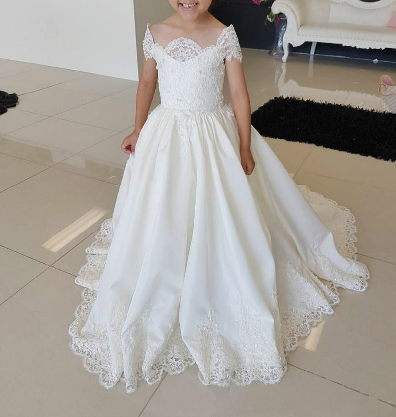 Cute Flower Girl Dresses For Wedding Off The Shoulder A Line Sweep Train Lace Little Girls Pageant Dress