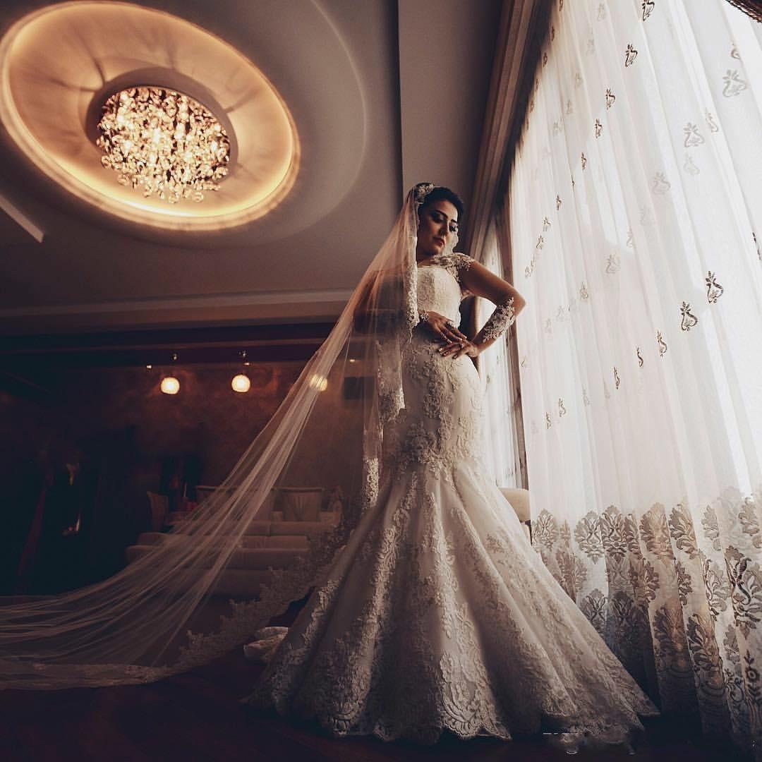 Vintage Mermaid Wedding Dresses Appliques Sheer Jewel Neck Sweep Train Long Sleeve Bridal Gowns Button Back Plus Size Wedding Dress