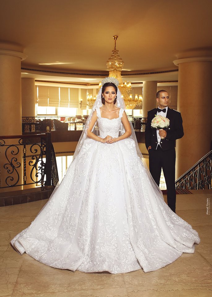 Luxury Lace Wedding Dresses Square Neck Backless Bridal Gowns With Cathedral Train Dubai Plus Size Wedding Dress Custom