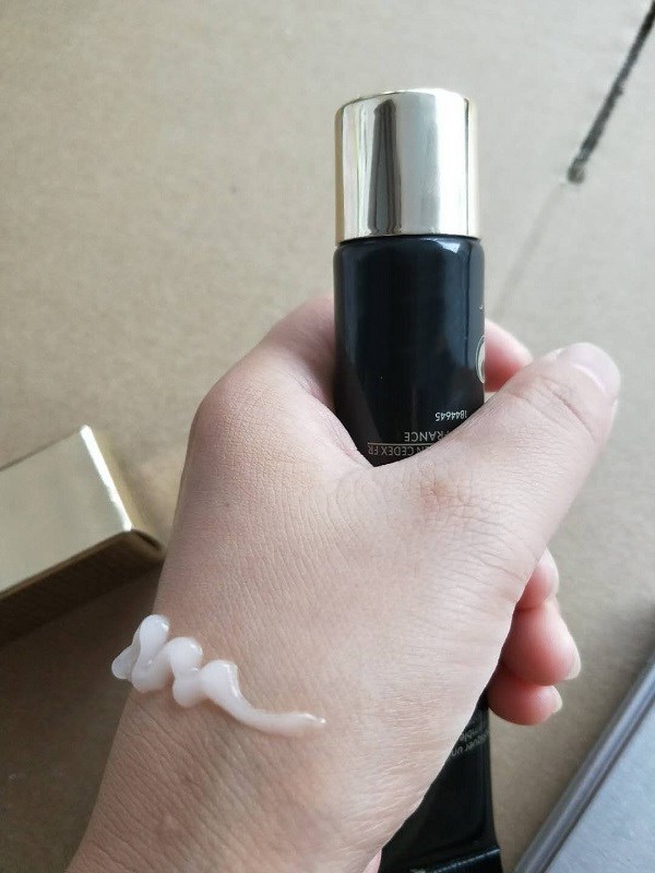 2020 brand makeup Top secrets instant moisture glow hydrarant eclat instantane 40ml foundation primer maquillage
2020 brand makeup Top secrets instant moisture glow hydrarant eclat instantane 40ml foundation primer maquillage