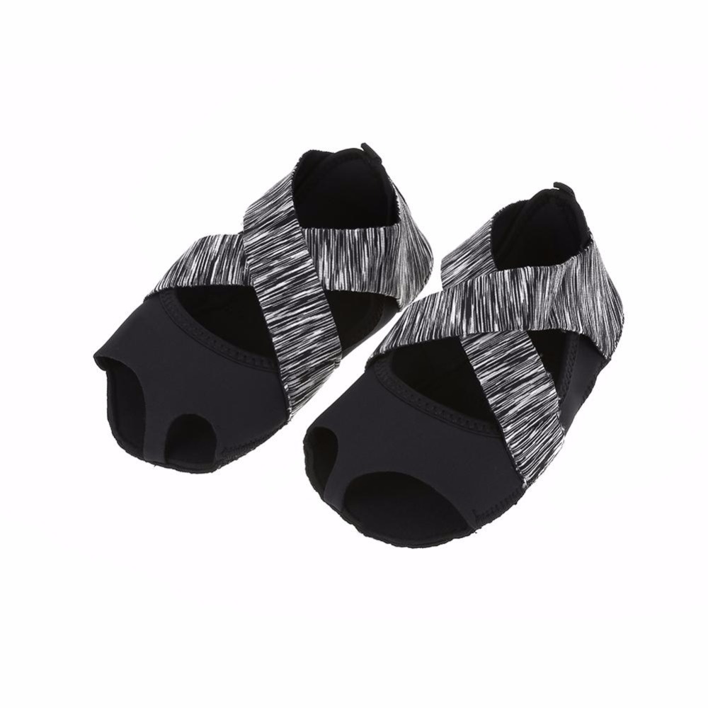 Yoga Socks Shoes Insoles Ballet Non-slip Five Finger Toe Sport Pilates Massaging Socks Insole Soft Wrap Dance Training For Women
Yoga Socks Shoes Insoles Ballet Non-slip Five Finger Toe Sport Pilates Massaging Socks Insole Soft Wrap Dance Training For Women