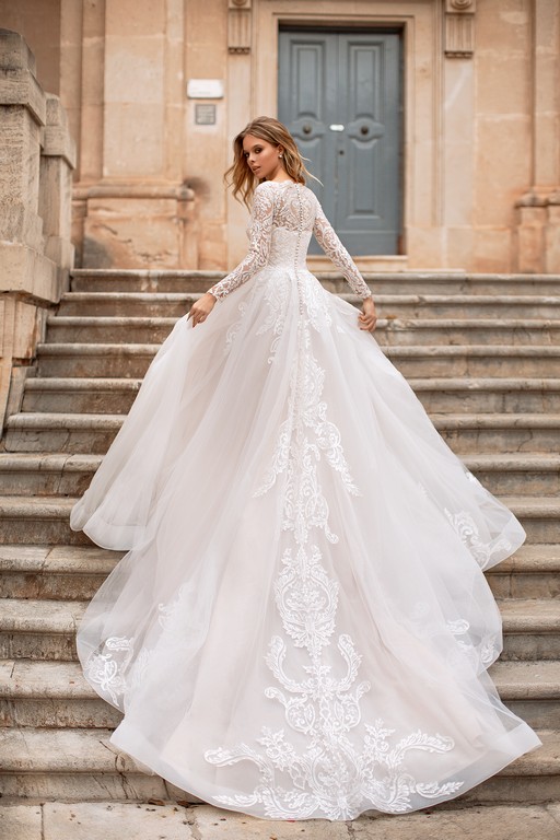 Naviblue Dolly A e Long Sleeve Wedding Dresses Bateau Neck Lace Appliqued Sweep Train Plus Size Vestido De Novia Beach Bridal Gowns