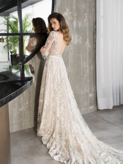 A Line Beach Wedding Dresses Deep V Neck Backless Sweep Train Lace Applique Bohemian Bridal Dress Illusion Elegant Boho Wedding Gowns