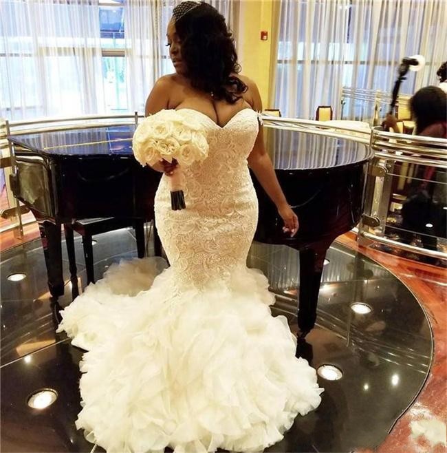 Black Girl African Mermaid Wedding Dresses Sweetheart Lace Appliques Beaded Sleevelesstiered Ruffles Tulle Court Train Bridal Gowns 0228Lz