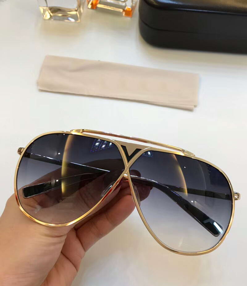 Cool Oversized Pilot Polit Sunglasses Glasses gold grey unisex Designer Sunglass Eyewear New with box, White;black
Cool Oversized Pilot Polit Sunglasses Glasses gold grey unisex Designer Sunglass Eyewear New with box, White;black