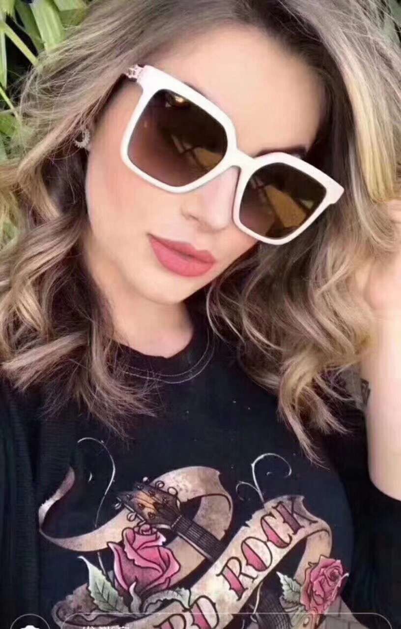 2018 Luxury Glasses Women sunglasses lady famous brand designer original box promotional discount top quality new fashion sunglasses
2018 Luxury Glasses Women sunglasses lady famous brand designer original box promotional discount top quality new fashion sunglasses