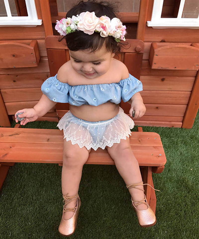 2018 Baby Girls Summer Clothes Sets INS Casual Denim Crop Tops+Cute Floral Printing lace Shorts 2PCS Kids Flying Sleeve Summer Outfits Z11, White
2018 Baby Girls Summer Clothes Sets INS Casual Denim Crop Tops+Cute Floral Printing lace Shorts 2PCS Kids Flying Sleeve Summer Outfits Z11, White
