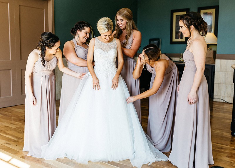 Country Wedding Dresses A Line Jewel Neck Lace Appliques Beaded Sweep Train Beach Wedding Dress With Detachable Train Boho Bridal Gowns