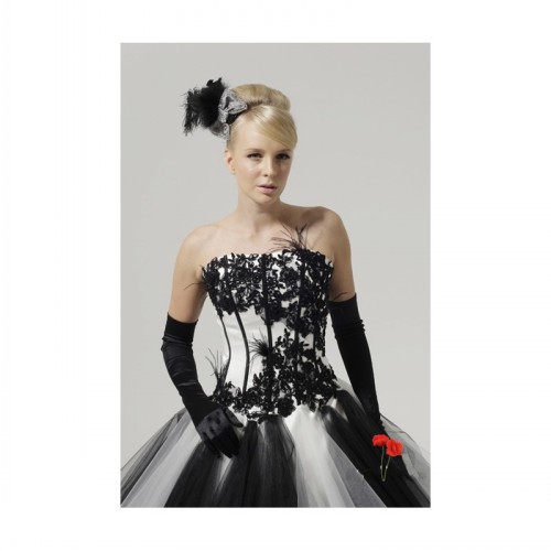 Vintage Black and White Gothic Ball Gown Wedding Dresses Strapless Corset Top Lace Applique Tull Skirt Bridal Gowns